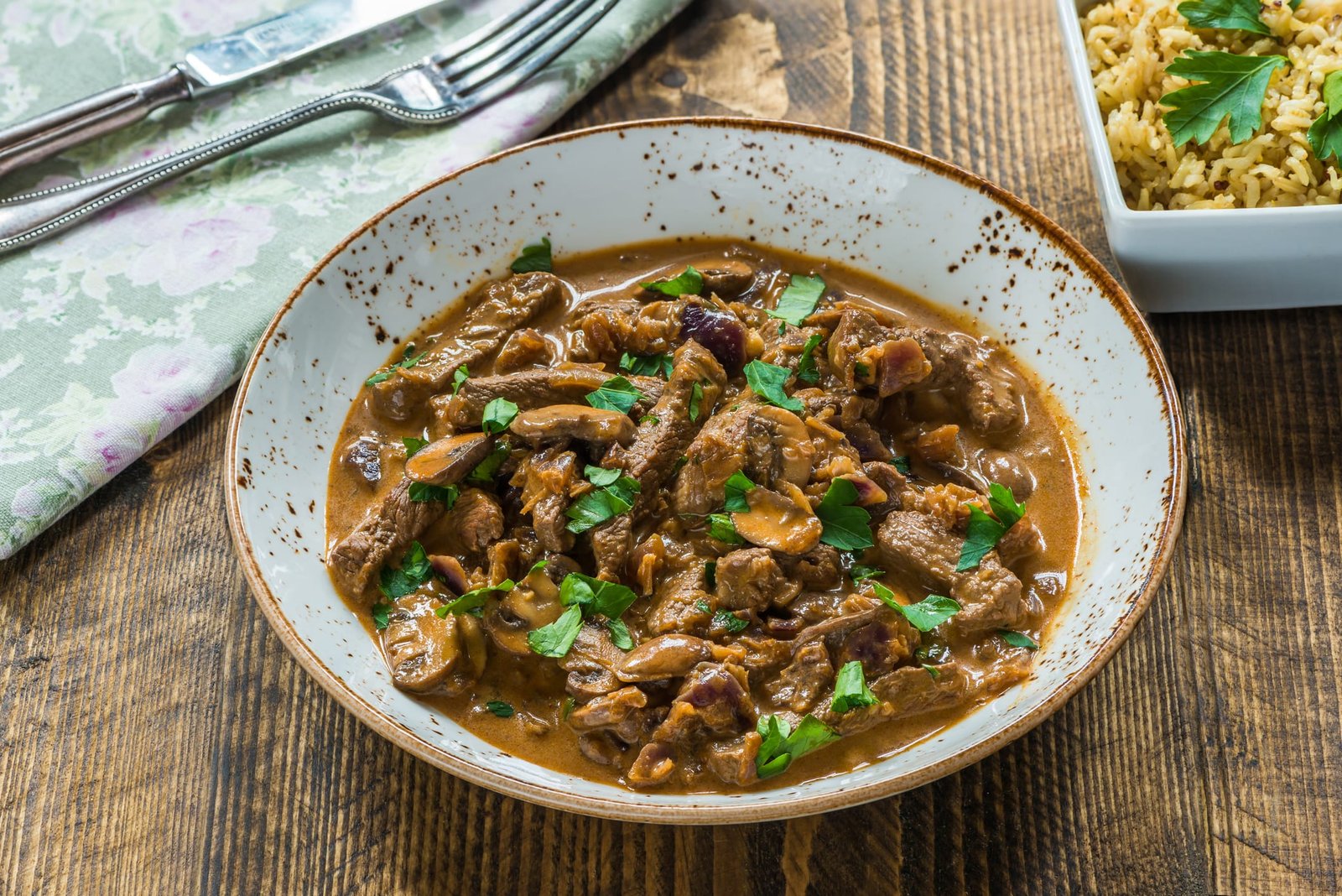 Boeuf Stroganov